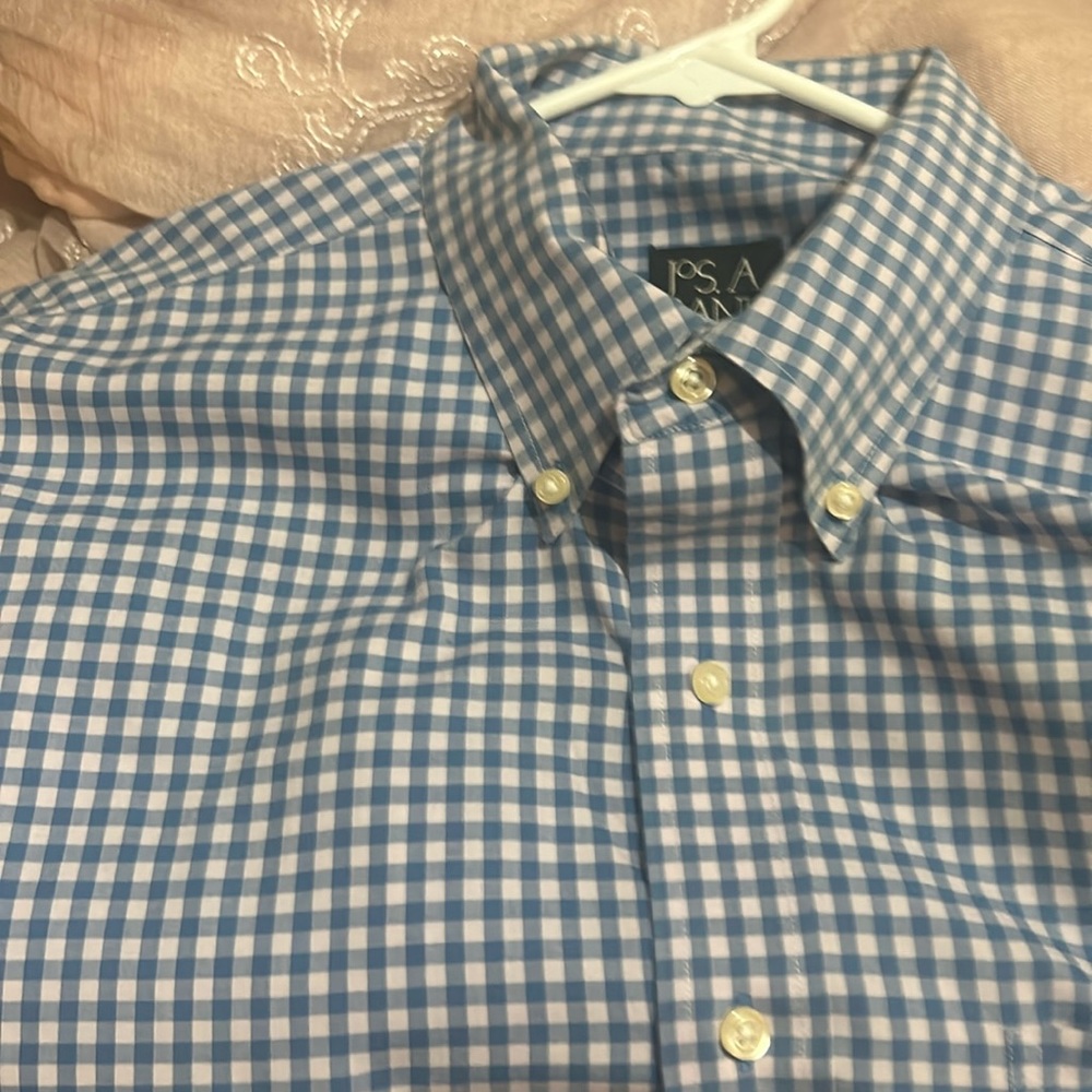 Jos.A. Bank long sleeve button up men’s shirt, size extra large, blue and white